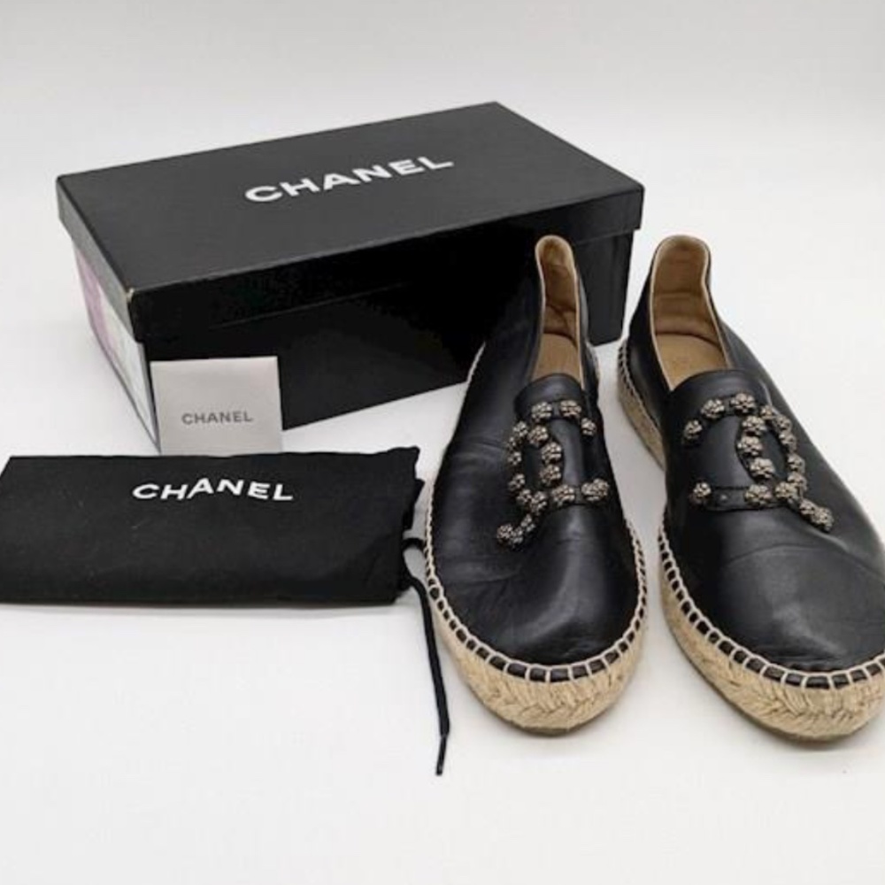 Authentic Chanel Black Lambskin Espadrilles Womens Size 42 - Rose Flower Stud